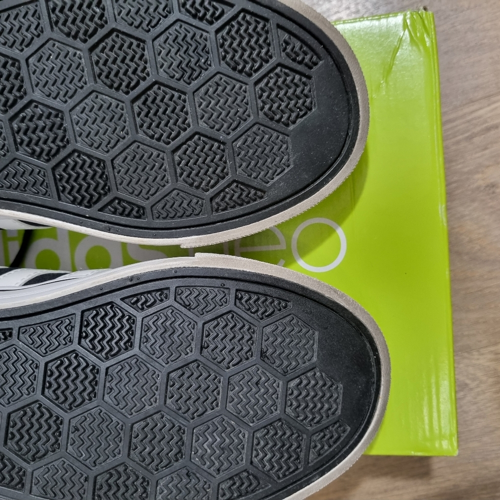 Adidas black and white men's sneakers Size 9.5 U.S. - Picture 13 of 15